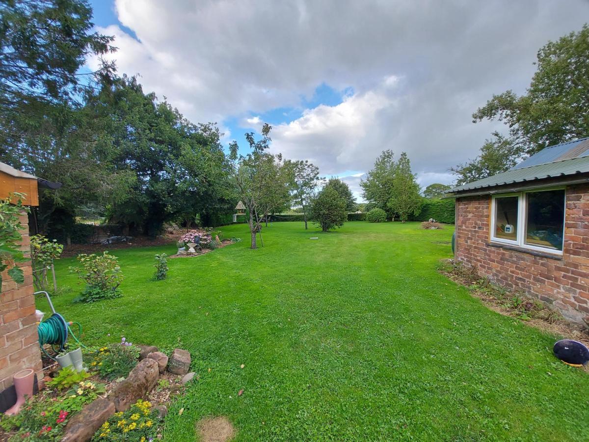 Saughall Mill Farm Cottage Τσέστερ Εξωτερικό φωτογραφία